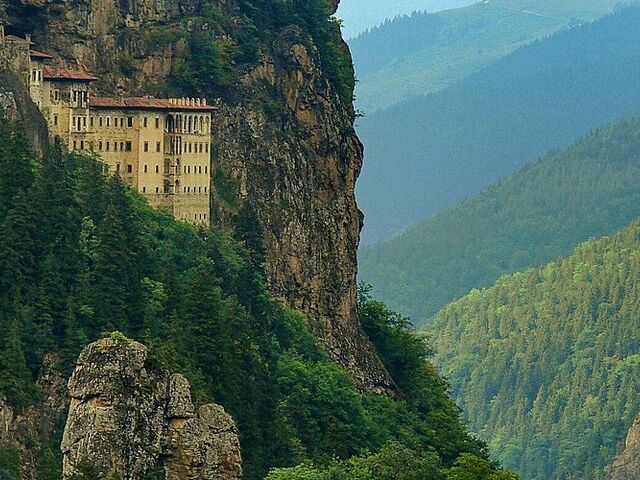 Karadeniz Yaylaları ve Batum Turu | 4 Gece Konaklamalı Uçaklı İstanbul Çıkışlı