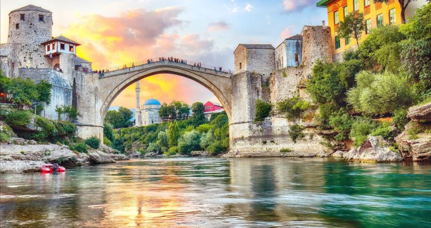 FIRSAT KOSOVALI VİZESİZ BAŞTANBAŞA BALKANLAR A Jet Havayolları ile Vizesiz / Her Çarşamba Kesin Hareket / Seyahat Sağlık Sigortası Hediye